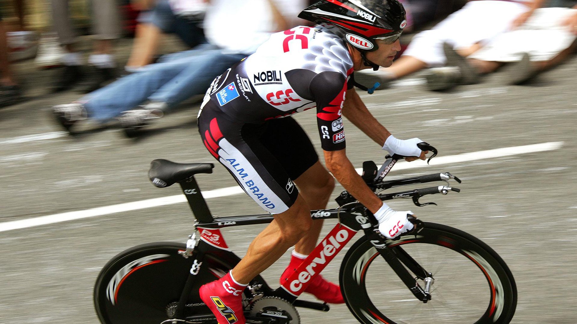 世俱杯“淘汰赛激战”：黑马突围，谁能冲击冠军宝座？